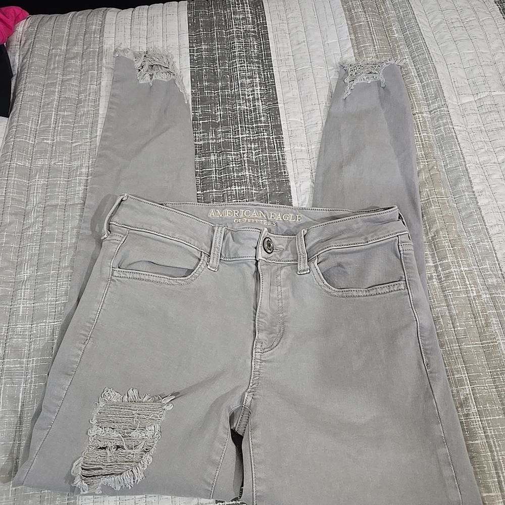 American Eagle Gray‎ Distressed Jeans